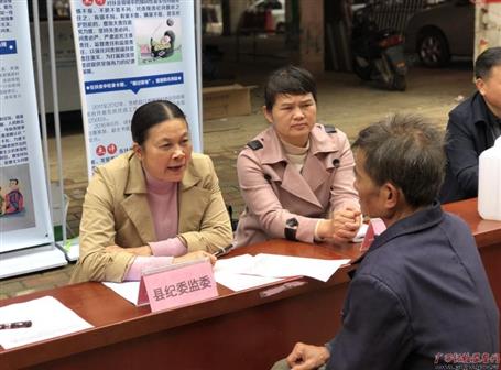 每一本卷宗都是漂亮答案——記廣西勤廉榜樣、梧州市紀委監(jiān)委第五監(jiān)督檢查室主任李世群