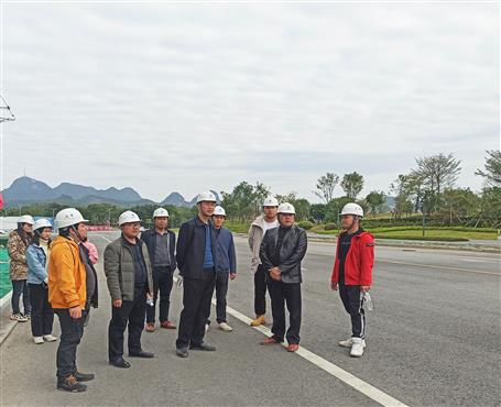 何勇到第十分公司項(xiàng)目開(kāi)展第四季度安全生產(chǎn)質(zhì)量綜合大檢查