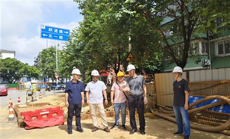 何勇到基礎分公司項目調研指導